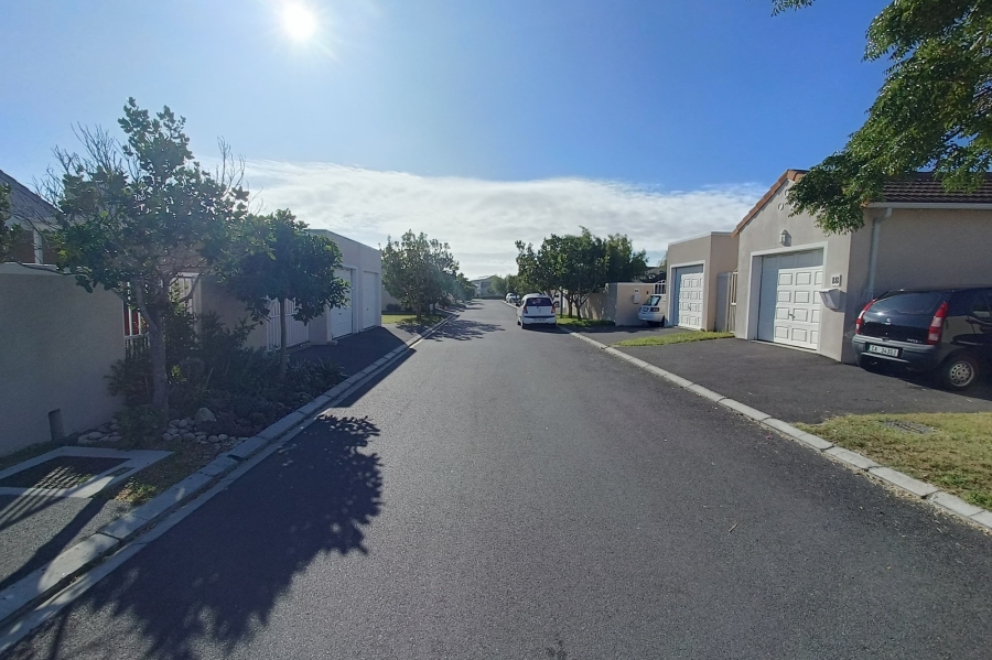 2 Bedroom Property for Sale in Sunningdale Western Cape